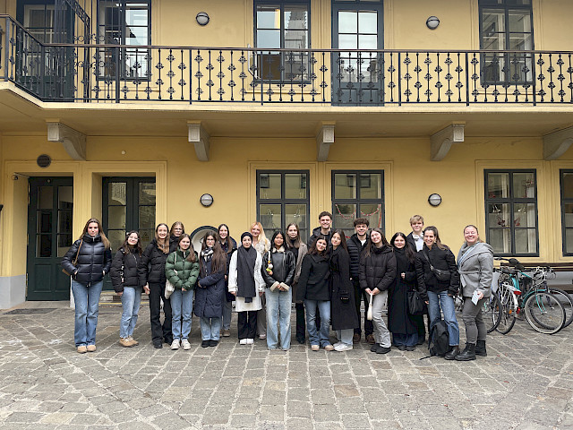 Besuch im Café Gutmut - Sprachunterricht einmal anders