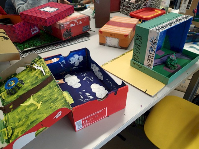 World in a box - Die 2D baut ihre eigenen Fantasiewelten